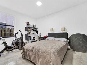 9770 NW 10th St, Miami FL 33172