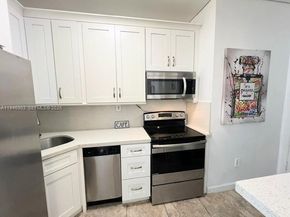 6881 Bay Dr 1, Miami Beach FL 33141