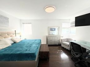 6881 Bay Dr 1, Miami Beach FL 33141