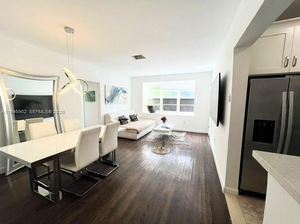 6881 Bay Dr 1, Miami Beach FL 33141