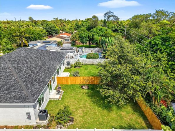 1214 NW 4th Ave, Fort Lauderdale FL 33311