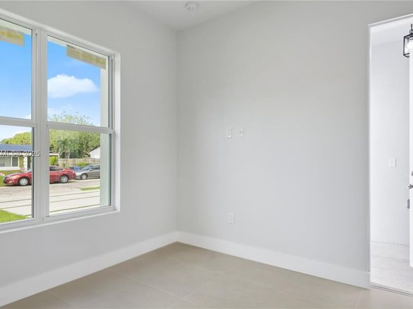 1214 NW 4th Ave, Fort Lauderdale FL 33311