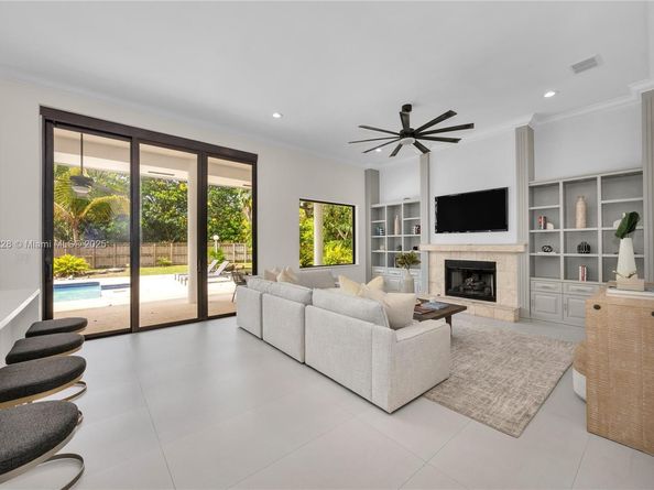 6730 SW 141st St, Palmetto Bay FL 33158