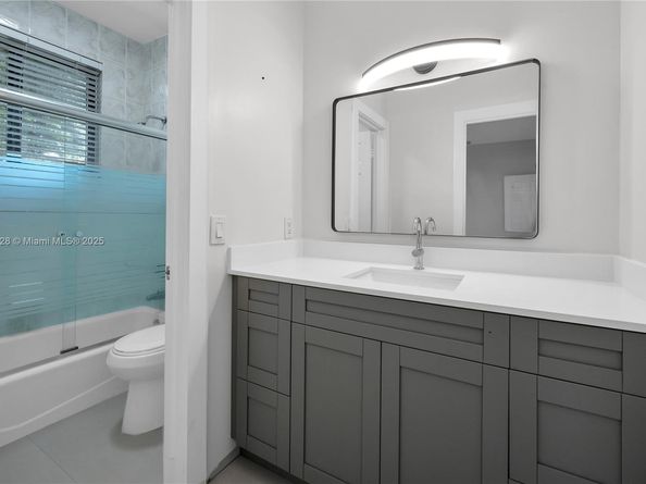6730 SW 141st St, Palmetto Bay FL 33158