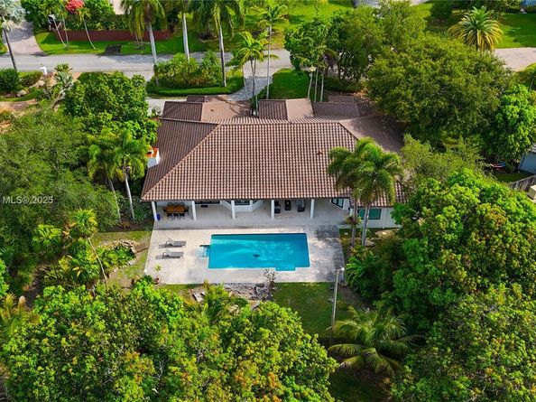 6730 SW 141st St, Palmetto Bay FL 33158