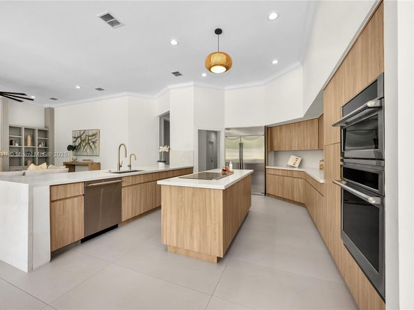 6730 SW 141st St, Palmetto Bay FL 33158