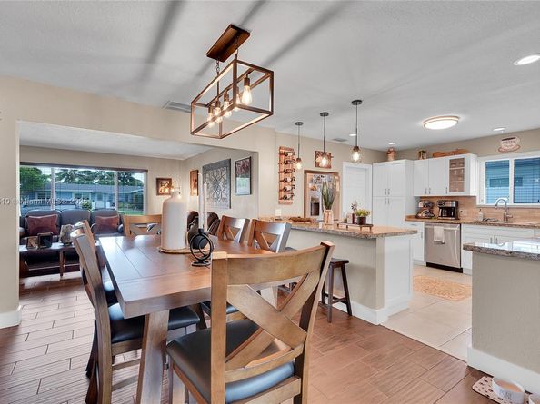 521 NW 93rd Ter, Pembroke Pines FL 33024