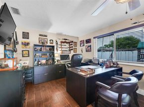 521 NW 93rd Ter, Pembroke Pines FL 33024