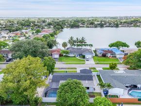 521 NW 93rd Ter, Pembroke Pines FL 33024