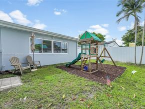 521 NW 93rd Ter, Pembroke Pines FL 33024