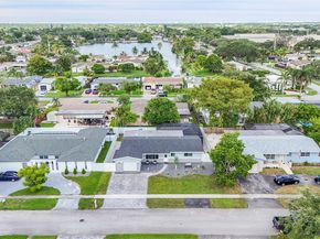521 NW 93rd Ter, Pembroke Pines FL 33024