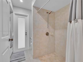 521 NW 93rd Ter, Pembroke Pines FL 33024