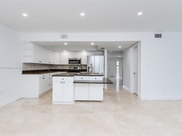 3776 NE 166th St 108, North Miami Beach FL 33160