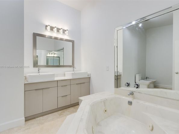 3776 NE 166th St 108, North Miami Beach FL 33160