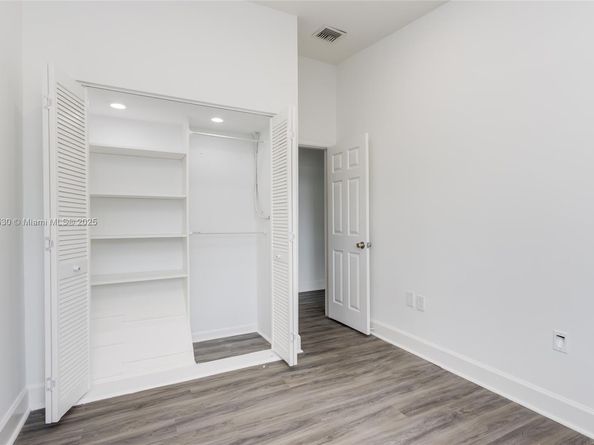 3776 NE 166th St 108, North Miami Beach FL 33160