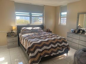 Undisclosed Address #A11966536, Hollywood FL 33020