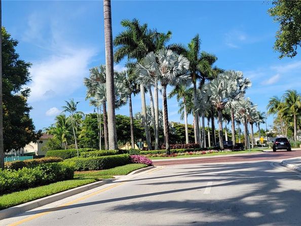 2501 NE 41st Ter, Homestead FL 33033