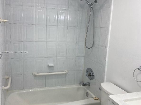 400 Kings Point Dr 328, Sunny Isles Beach FL 33160