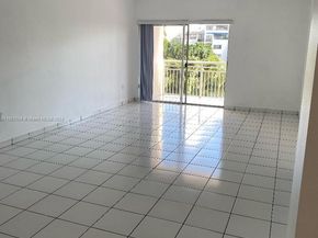 400 Kings Point Dr 328, Sunny Isles Beach FL 33160
