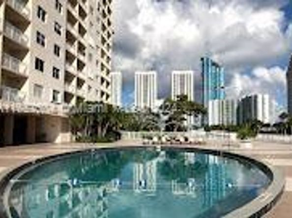 400 Kings Point Dr 328, Sunny Isles Beach FL 33160