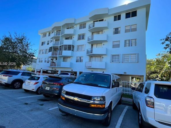 1990 Marseille Dr 402, Miami Beach FL 33141