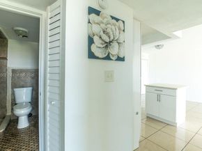 1990 Marseille Dr 402, Miami Beach FL 33141