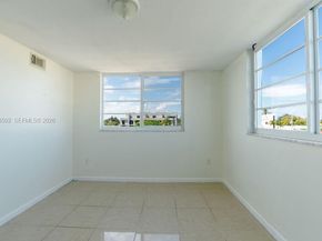 1990 Marseille Dr 402, Miami Beach FL 33141
