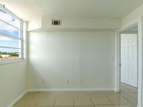 1990 Marseille Dr 402, Miami Beach FL 33141