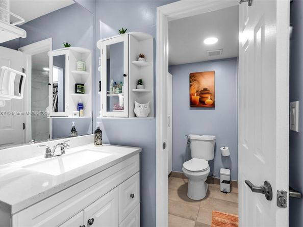 8425 NW 8th St 109, Miami FL 33126