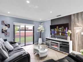 8425 NW 8th St 109, Miami FL 33126