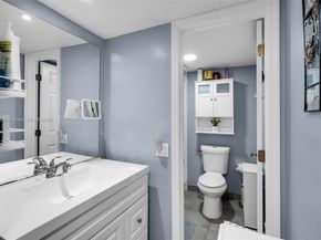 8425 NW 8th St 109, Miami FL 33126