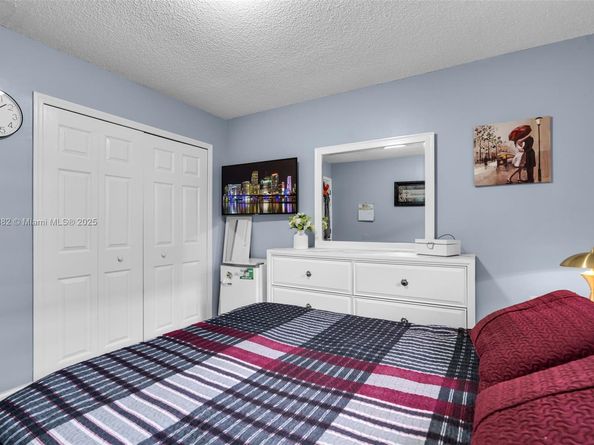 8425 NW 8th St 109, Miami FL 33126