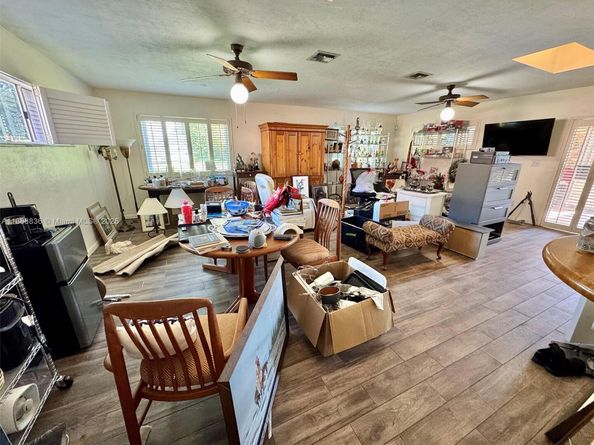 9765 SW 74th St, Miami FL 33173