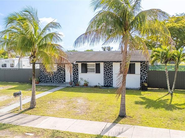 19513 SW 116th Ave, Miami FL 33157