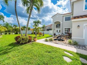 1061 NW 190th Ave, Pembroke Pines FL 33029