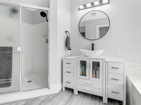1061 NW 190th Ave, Pembroke Pines FL 33029
