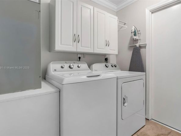1061 NW 190th Ave, Pembroke Pines FL 33029