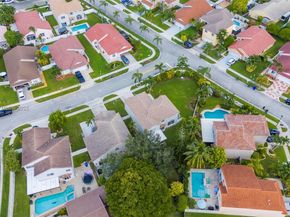 1061 NW 190th Ave, Pembroke Pines FL 33029
