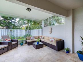 1061 NW 190th Ave, Pembroke Pines FL 33029