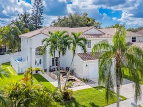 1061 NW 190th Ave, Pembroke Pines FL 33029