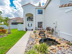 1061 NW 190th Ave, Pembroke Pines FL 33029