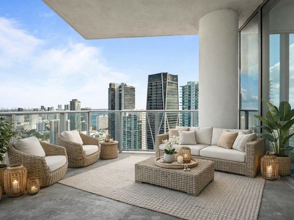 851 NE 1st Ave 4801, Miami FL 33132