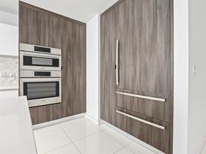 851 NE 1st Ave 4801, Miami FL 33132