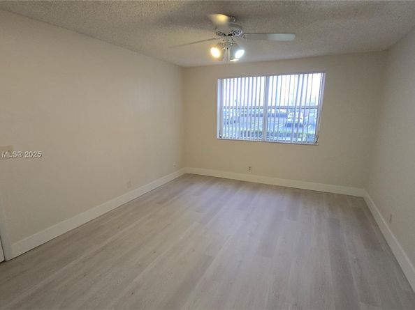 8851 Wiles Rd 103, Coral Springs FL 33067
