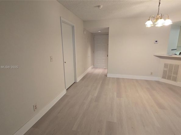 8851 Wiles Rd 103, Coral Springs FL 33067