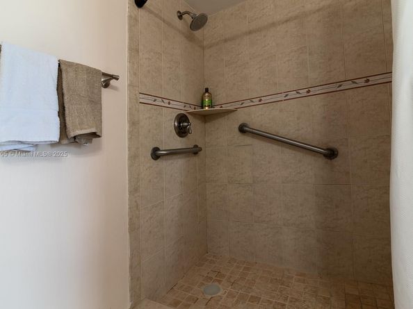 2075 SW 122nd Ave 306, Miami FL 33175