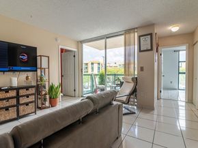 2075 SW 122nd Ave 306, Miami FL 33175