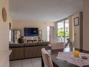 2075 SW 122nd Ave 306, Miami FL 33175