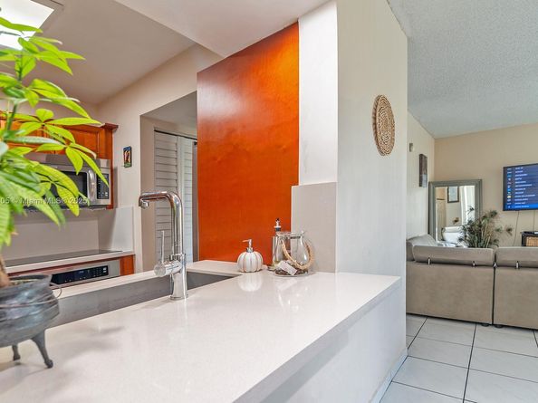 2075 SW 122nd Ave 306, Miami FL 33175