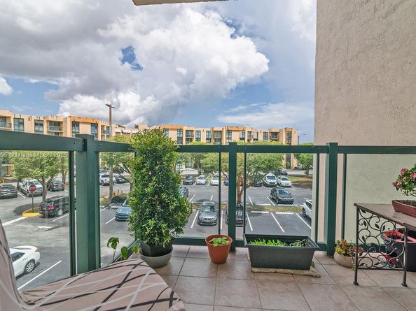 2075 SW 122nd Ave 306, Miami FL 33175
